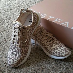 Just Fab NEW Easton Sneakers cheetah print size 8.5 womens